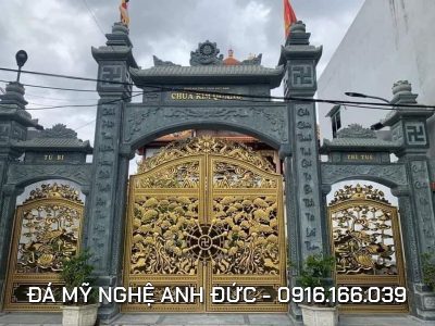 Xây Cổng đá Nhà chùa Kim Quang bằng đá xanh rêu cao cấp