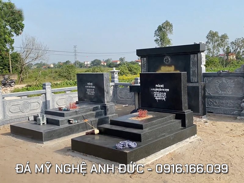 Xây Mộ - lăng mộ gia đình bằng đá hoa cương Bình Định.jpg Xây Mộ - lăng mộ gia đình bằng đá hoa cương Bình Định.jpg