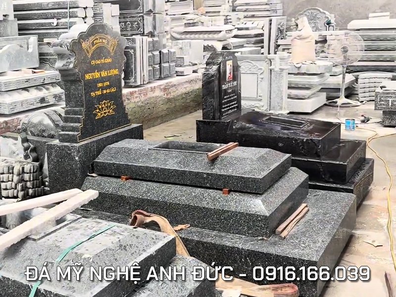 Mẫu Mộ đá granite đẹp tại Làng nghề đá mỹ nghệ truyền thống Ninh Vân, Hoa Lư, NinH Bình.