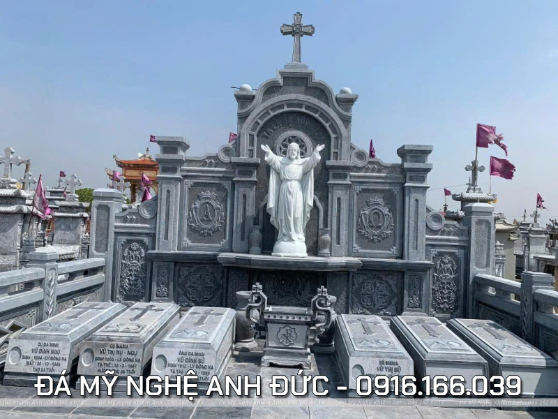 Lang Mo Cong giao khac gi so voi Lang Mo da Phat Giao